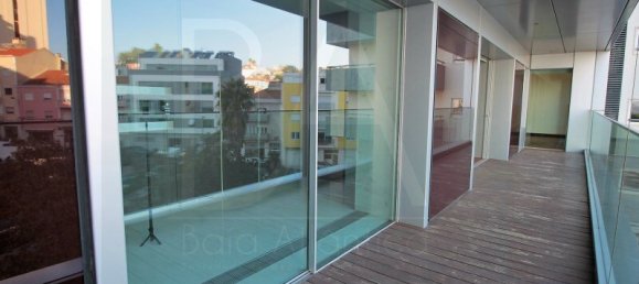 4 bedrooms Apartment in Lisbon, Portugal No. 81040 45