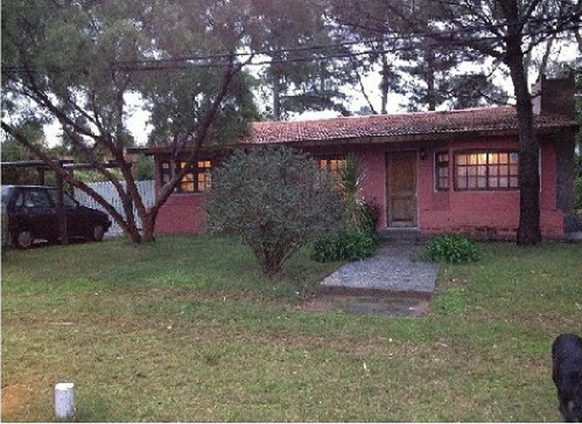 Casa de 3 dormitorios en Maldonado, Uruguay No. 7873