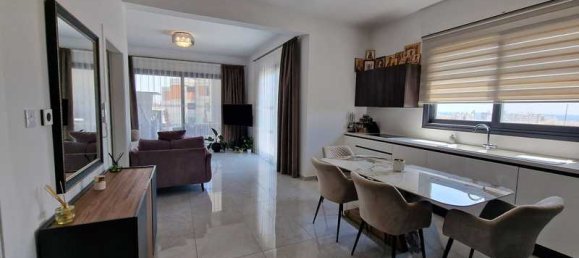 3 bedrooms Apartment in Germasogeia, Cyprus No. 19275 5