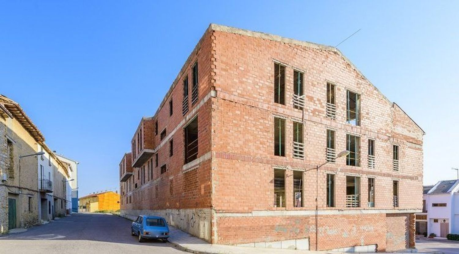 100m² Building in Castellon, Spain No. 184575