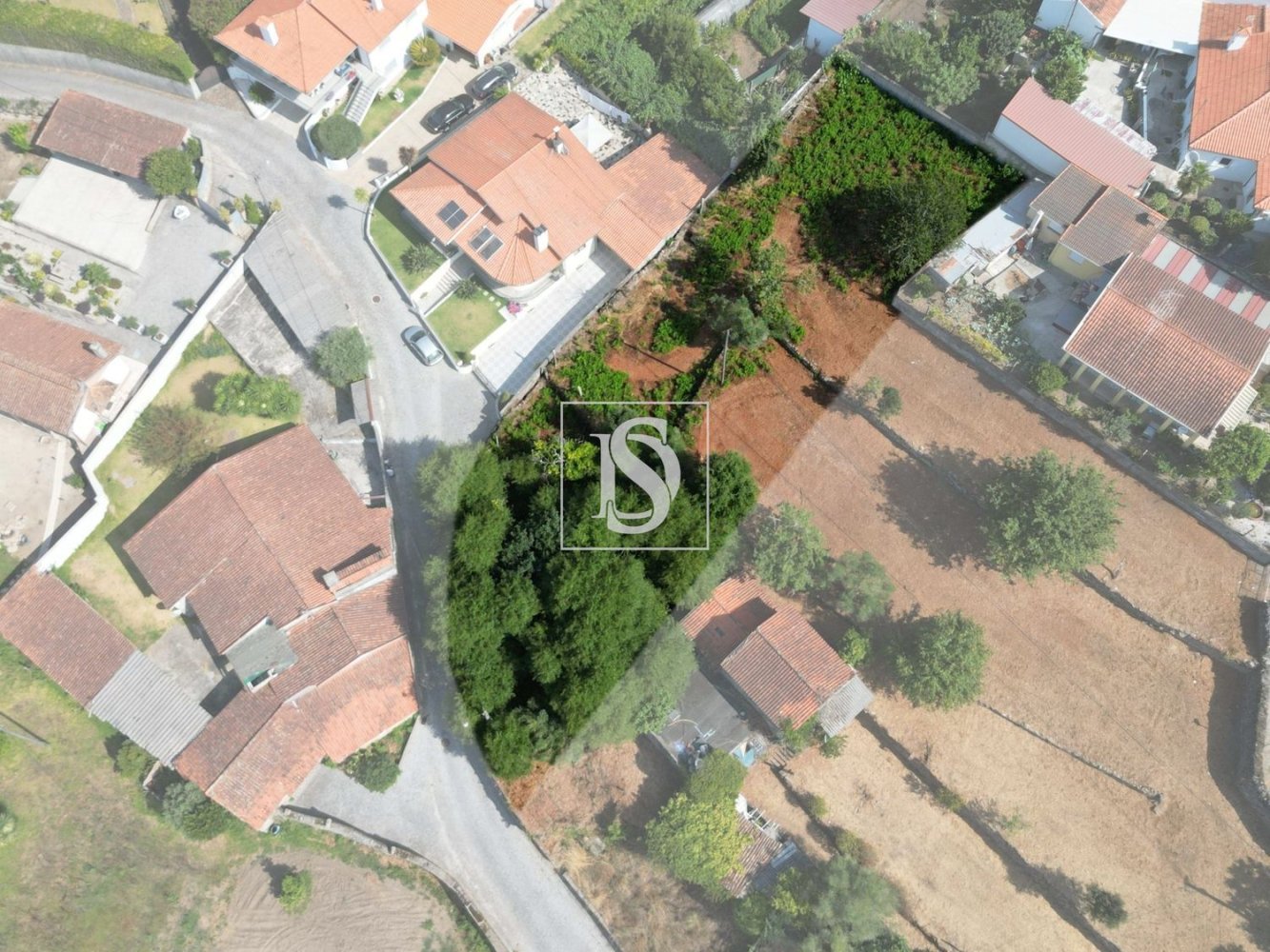 950m² Land in Barcelos, Portugal No. 276862