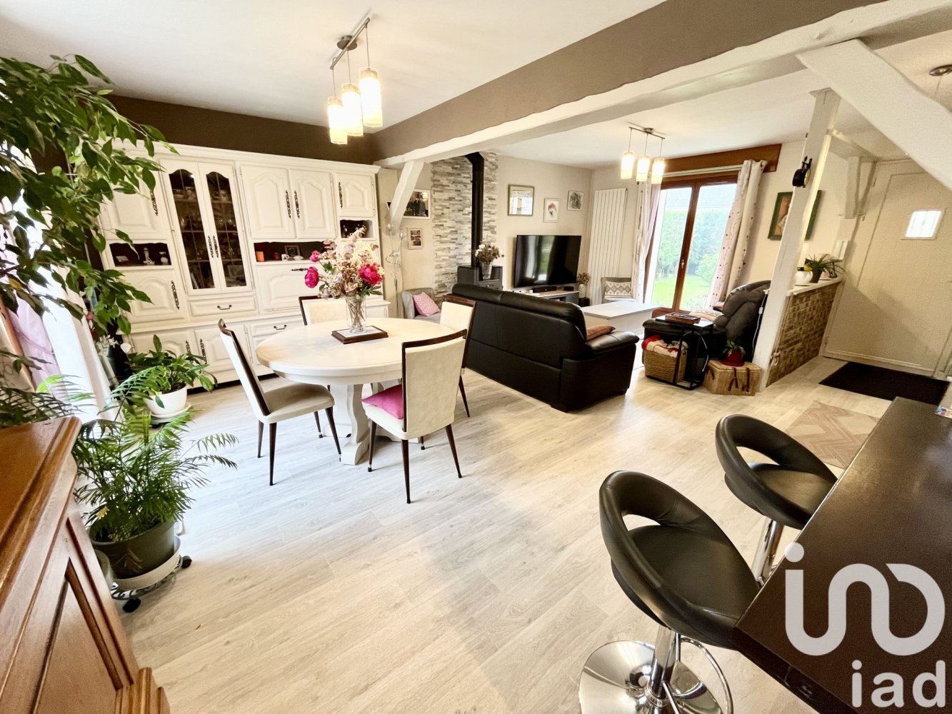 Casa de 4 dormitorios en Puiseaux, France No. 55234