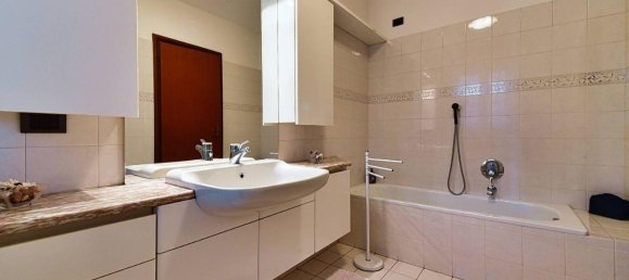 Villa de 4 divisões em Cesano Maderno, Italy N.º 42616 36