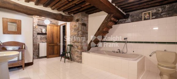 4 bedrooms House in Lucca, Italy No. 234578 33