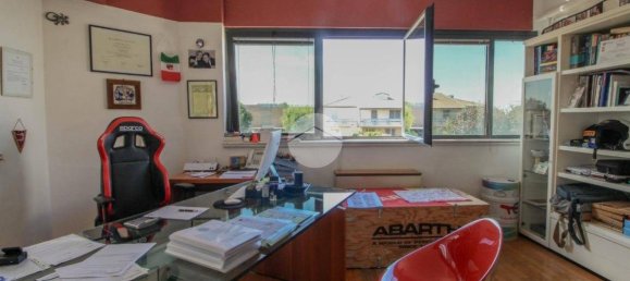 Escritório de 3 divisões em Cornegliano Laudense, Italy N.º 65290 9