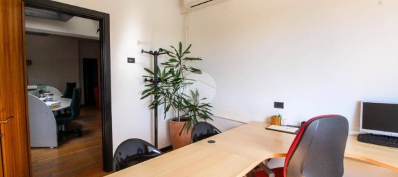 Escritório de 3 divisões em Cornegliano Laudense, Italy N.º 65290 22