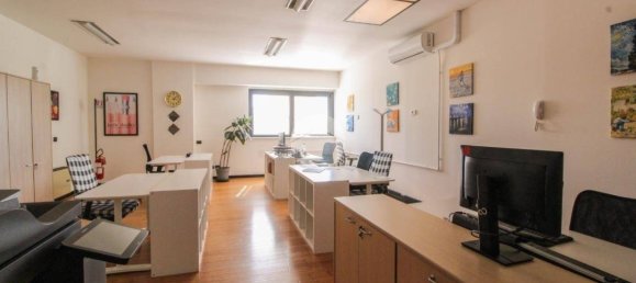 Escritório de 3 divisões em Cornegliano Laudense, Italy N.º 65290 27