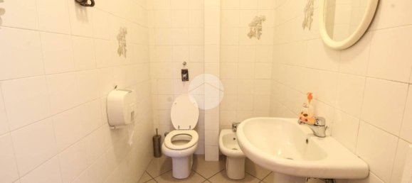 Escritório de 3 divisões em Cornegliano Laudense, Italy N.º 65290 29