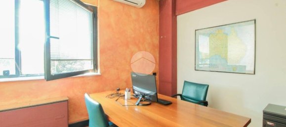 Escritório de 3 divisões em Cornegliano Laudense, Italy N.º 65290 21