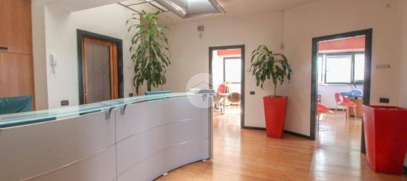 Escritório de 3 divisões em Cornegliano Laudense, Italy N.º 65290 14