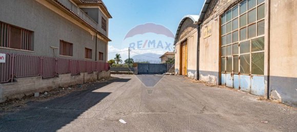 550m² Warehouse in Catania, Italy No. 298497 4