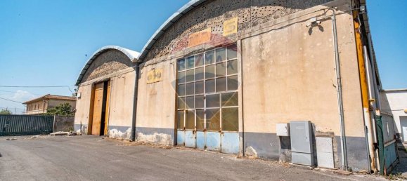550m² Warehouse in Catania, Italy No. 298497 2