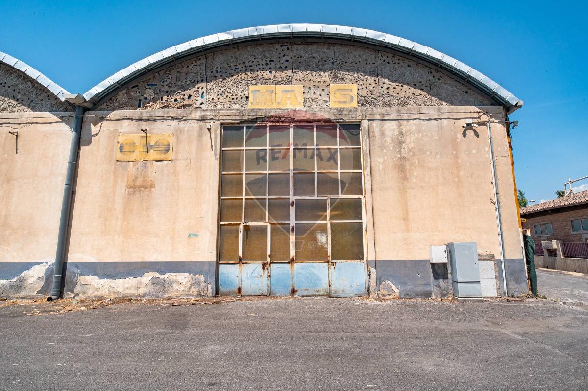 550m² Warehouse in Catania, Italy No. 298497