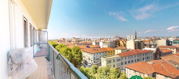 Квартира с 3 комнатами в Алессандрия, Италия № 258096 4