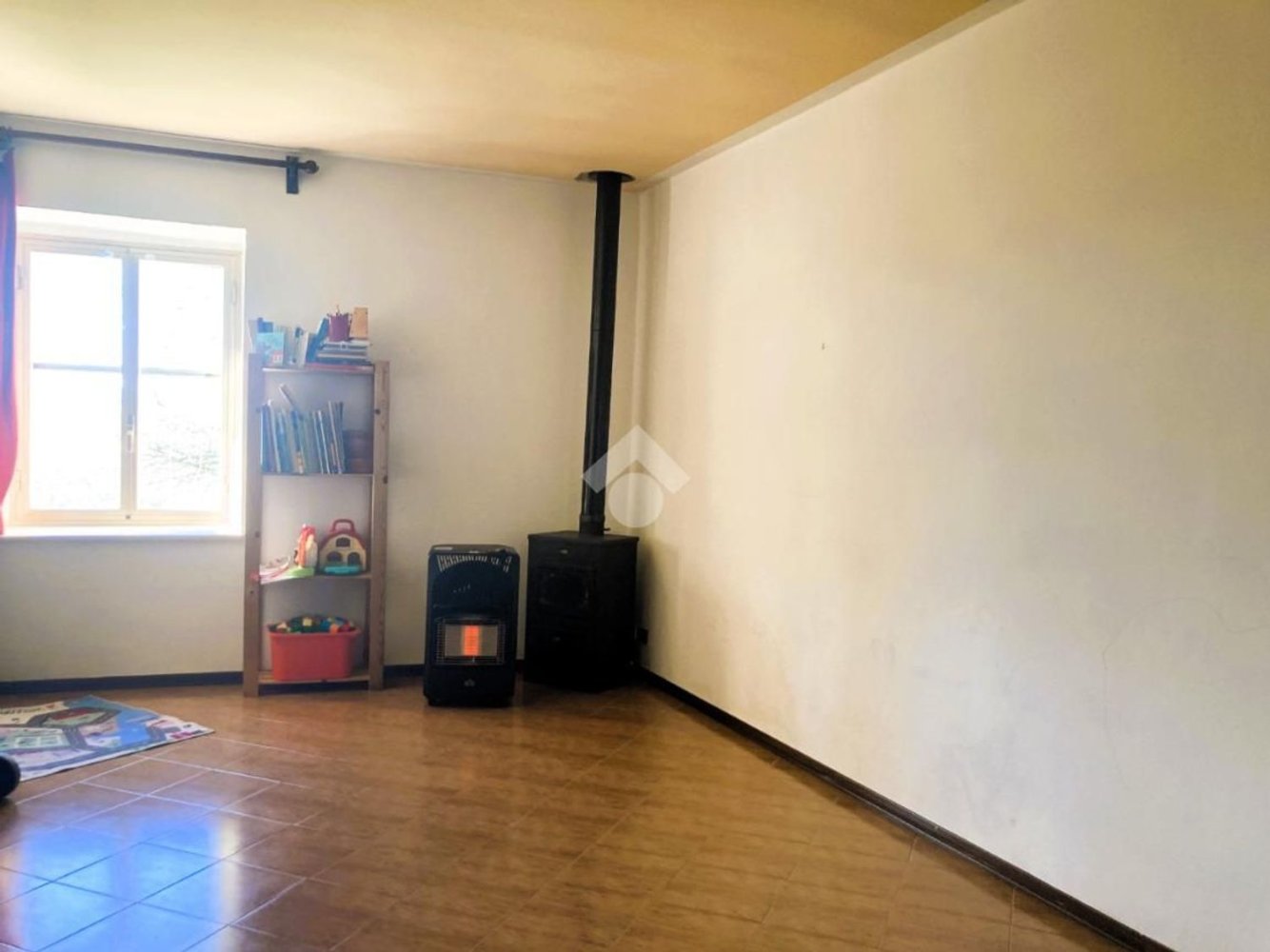 Casa de 4 habitaciónes en Varano de' Melegari, Italy No. 54753