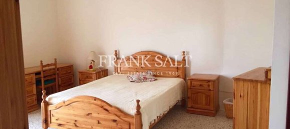 Villa de 4 dormitorios en Swieqi, Malta No. 3255 4