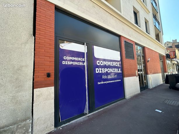 Коммерческая недвижимость с 2 комнатами в Сен-Мор-де-Фоссе, Франция № 277267