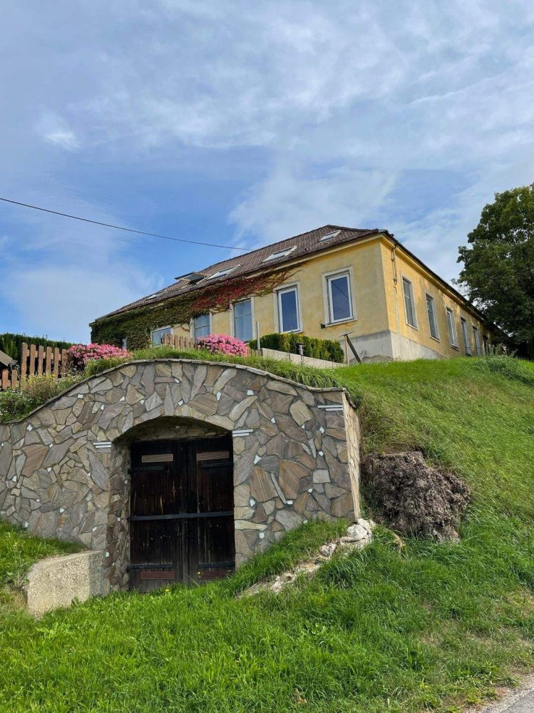 10-Zimmer Haus in Niederhollabrunn, Austria, Nr. 138156