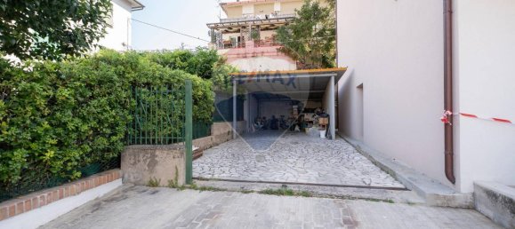 3 rooms Apartment in Sirolo, Italy No. 7621 34