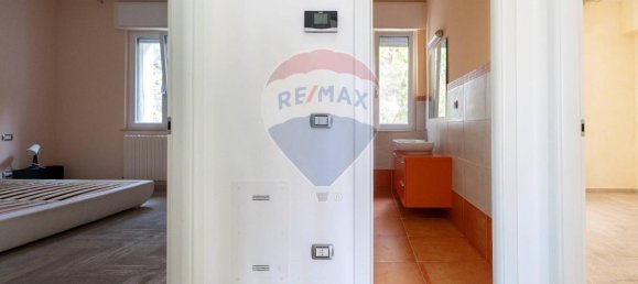 3 rooms Apartment in Sirolo, Italy No. 7621 14