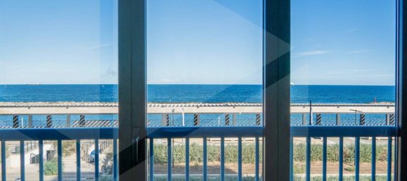 3 rooms Apartment in Bari, Italy No. 29145 2