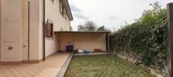 3-salle Appartement à Trevignano Romano, Italy No. 37018 7