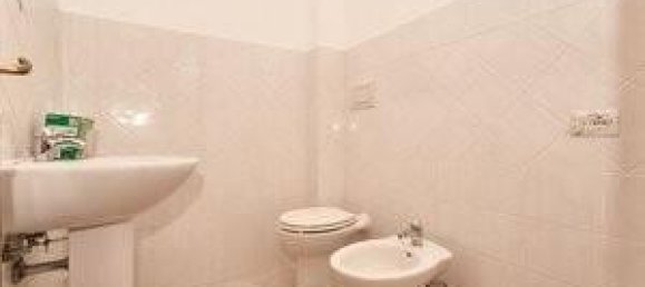 3-salle Appartement à Trevignano Romano, Italy No. 37018 20