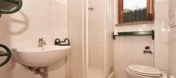 3-salle Appartement à Trevignano Romano, Italy No. 37018 21