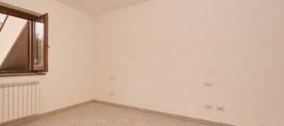 3-salle Appartement à Trevignano Romano, Italy No. 37018 23