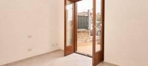 3-salle Appartement à Trevignano Romano, Italy No. 37018 15