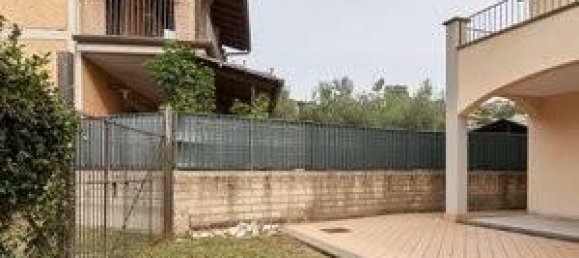 3-salle Appartement à Trevignano Romano, Italy No. 37018 5