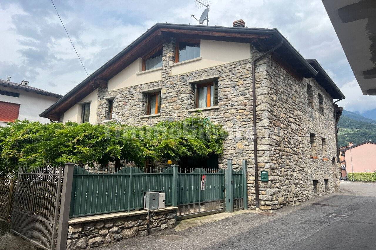 2 غرف نوم منزل في Cividate Camuno, Italy رقم 303064