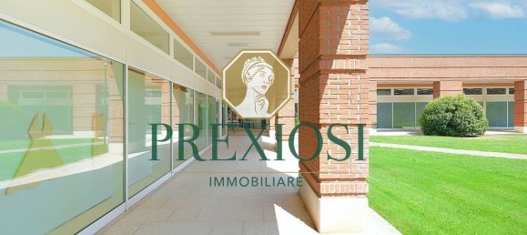 369m² Office in Verona, Italy No. 274018 8