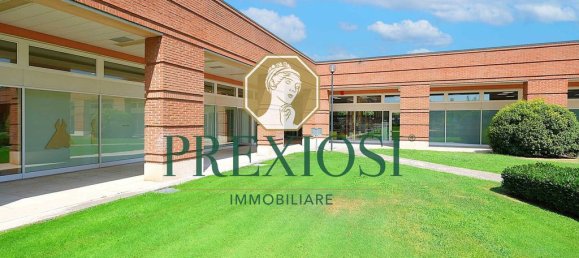 369m² Office in Verona, Italy No. 274018 4