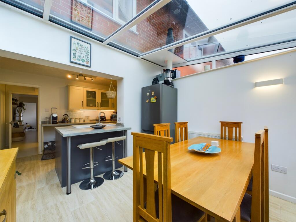 2 Schlafzimmer Haus in Bordon, United Kingdom, Nr. 13839