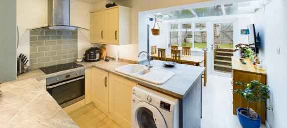 2 Schlafzimmer Haus in Bordon, United Kingdom, Nr. 13839 9