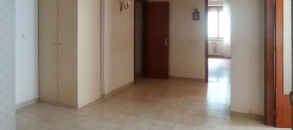 4 bedrooms Apartment in Macerata, Italy No. 336717 3