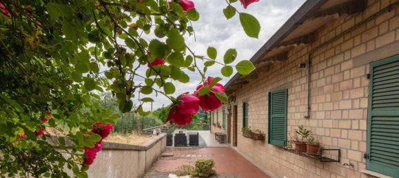 6 bedrooms House in Urbino, Italy No. 287502 24