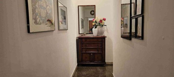 6 rooms Apartment in Genoa, Italy No. 32688 4