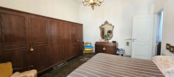 6 rooms Apartment in Genoa, Italy No. 32688 16