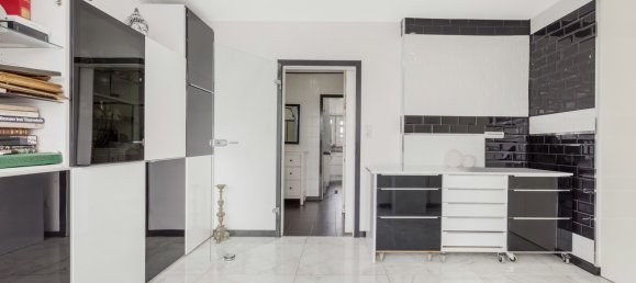 4غرفة منزل ذو طابقين في Dusseldorf, Germany رقم 33378 11