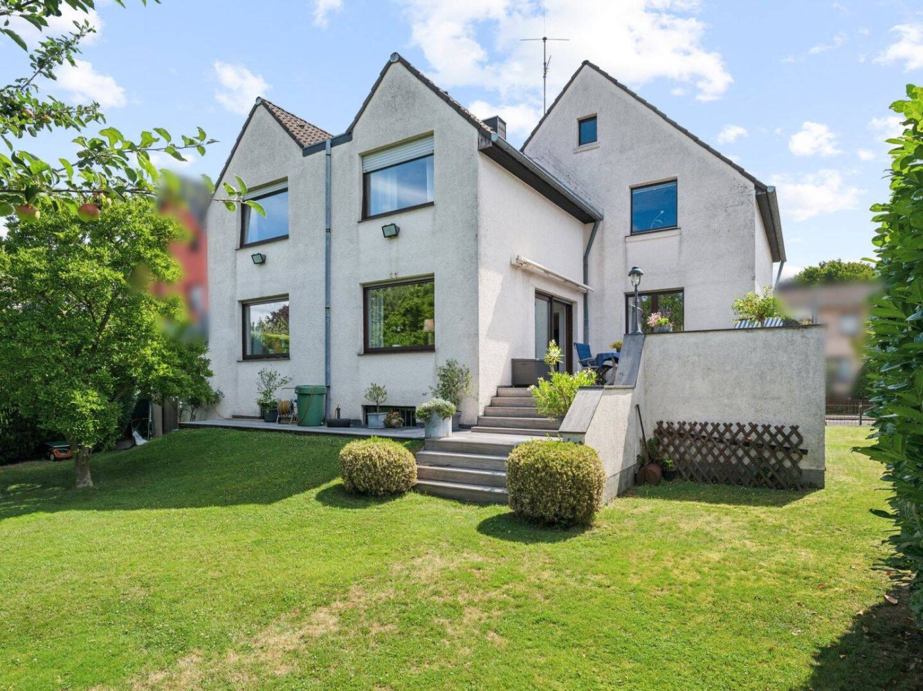 Дом с 8 комнатами в Ахен, Германия № 248602