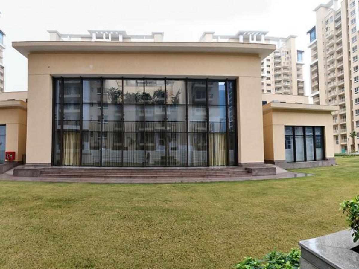 5 bedrooms House in Gurgaon, India No. 27423