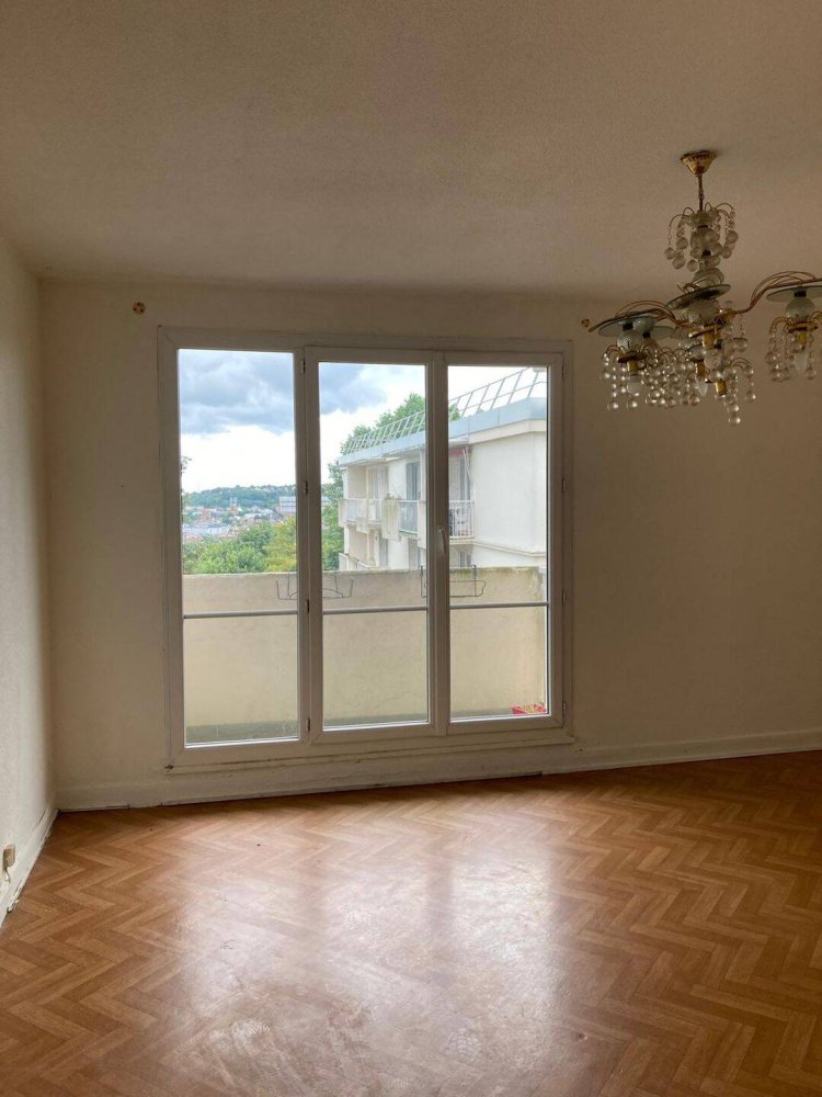 Apartamento de 2 dormitorios en Gagny, France No. 332621