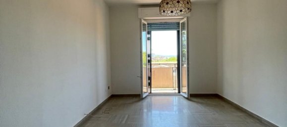 3 rooms Apartment in Terni, Italy No. 301146 2
