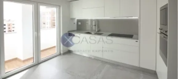 Apartamento de 3 dormitorios en Cascais, Portugal No. 133353 3