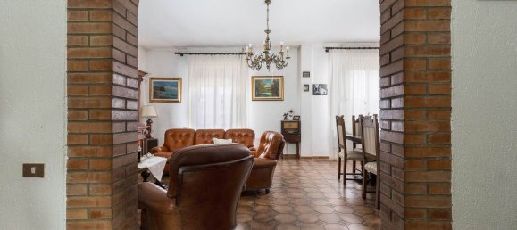 4 rooms Apartment in Poggibonsi, Italy No. 229926 2
