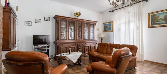 4 rooms Apartment in Poggibonsi, Italy No. 229926 3