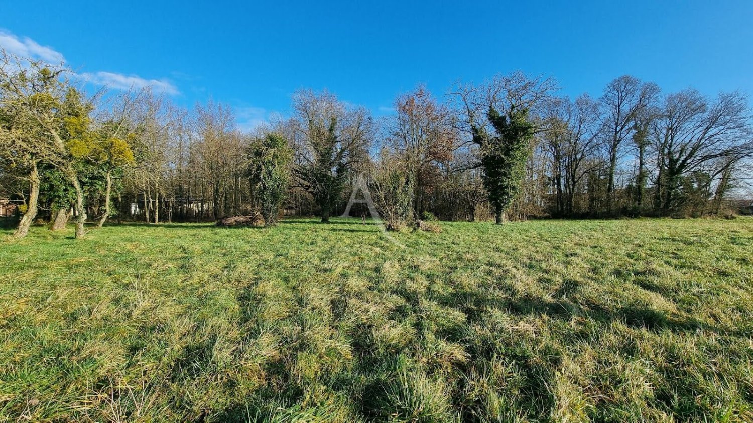 Terreno en Lucay-le-Male, France 2895 m² No. 78094