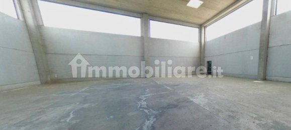 مستودع في Cavour, Italy 2000متر مربع رقم 317320 18